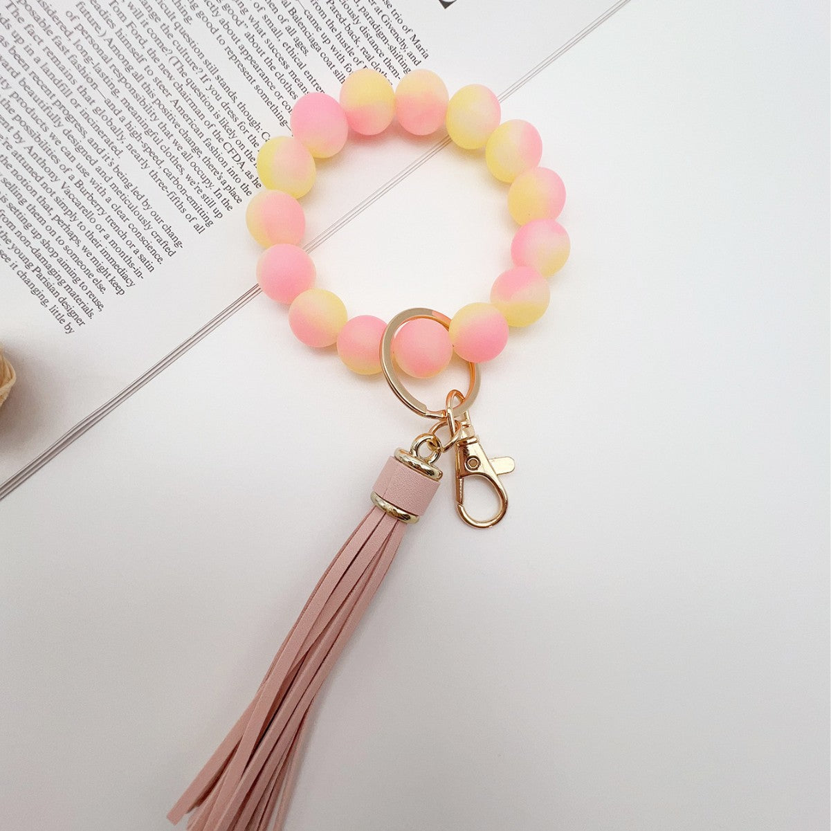 Wholesale Luminous Silicone Bead Keychain FluorescentTassel Creative Wrist Bracelet Key